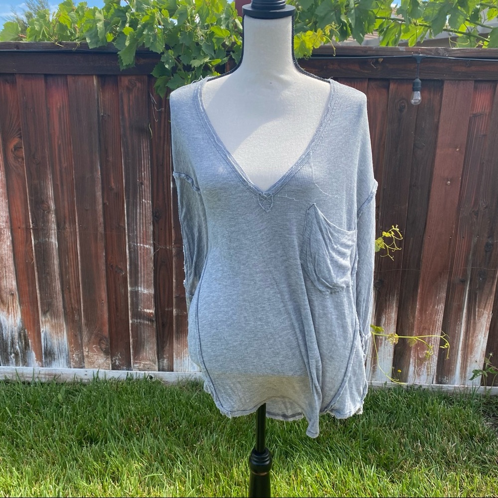 We The Free Grey Oversized V-Neck Size M